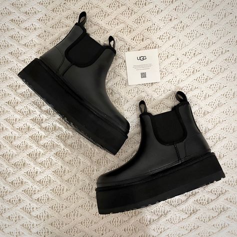 Ugg Chelsea Boots Outfit, Ugg Neumel Platform Boots Outfit, Ugg Platform Neumel, Neumel Platform Ugg Boot, Ugg Chelsea Boots, Ugg Boot Neumel, Black Ugg Neumel, Ugg Neumel, Chelsea Boots Outfit