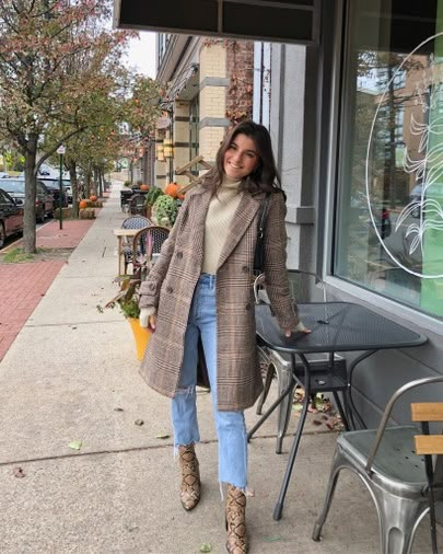 Viviane Audi, Sweater Purse, Print Boots, Cold Outfits, Cold Weather Outfits, Little Mix, Outfit Inspo Fall, Fall Fashion Outfits, New Classic