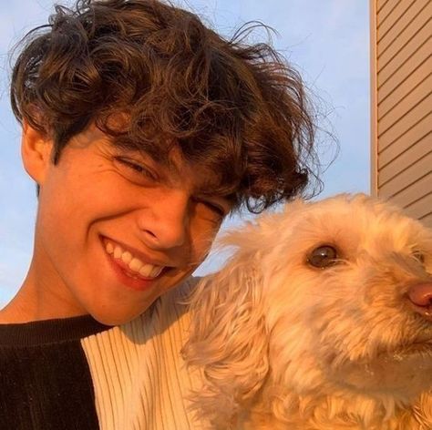 boys with dogs r just <3 boy, cute, attractive, hot, tumblr, smile, dogs, aesthetic, curly, messy, hair, golden hour Smiling Boy Aesthetic, Skater Boys, Grunge Boy, Aesthetic Boys, Aesthetic Boy, Tumblr Boys, Teenage Boys, 가을 패션, Messy Hairstyles