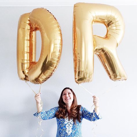 When your bestie successfully defends her dissertation, giant gold DR balloons are a necessity! #phdchic #notthatkindofdoctor #phd Doctoral Photoshoot, Medical School Graduation Party Ideas, Phd Party, Doctor Graduation Party, Pharmacy School Graduation, Phd Shirt, Doctorate Graduation, Med School Graduation, Doctor Party