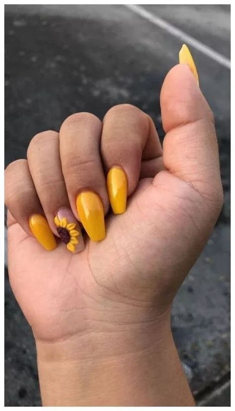 Checkered Nails, Yellow Nail, Sunflower Nails, Nails Yellow, Stiletto Nail Art, Fall Nail Trends, Fall Nail Art Designs, Colorful Nails, Smink Inspiration