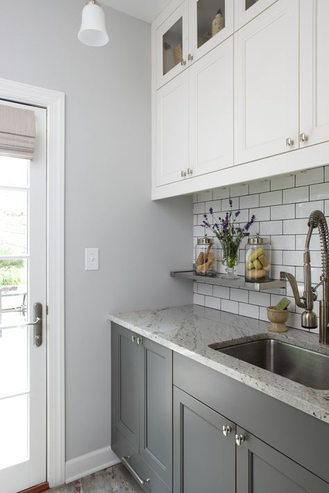 Laundry Cabinet Color Ideas, Two Toned Laundry Room Cabinets, Two Tone Laundry Room Cabinets, 2 Tone Laundry Cabinets, Two Tone Laundry Room, Grey And White Laundry, Laundry Cabinet Ideas, Laundry Room Color Ideas, Laundry Wardrobe