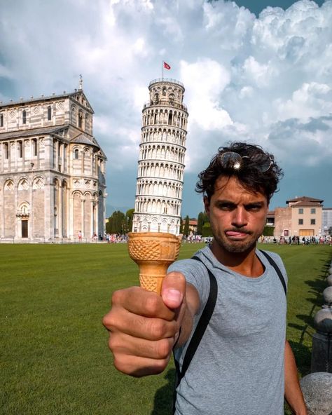 Leaning Tower Of Pisa Pose, Pisa Tower, Air Asia, Pisa Italy, Tower Of Pisa, Creepy Pictures, Italy Map, Creative Pictures, Italy Photo