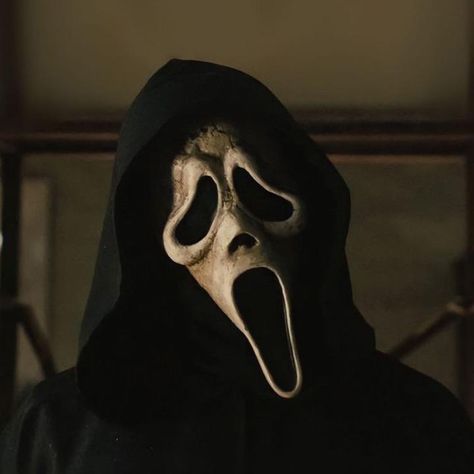 𝕰𝖉𝖜𝖎𝖓 𝕷𝖊𝖔𝖓 (@callme.leoon) | TikTok Ghostface Phone, Ghostface Icons, Ghostface Pfp, Ghostface Mask, Scream Characters, Tiktok Pfp, Shadow Creatures, Scream Mask, Scream Ghostface