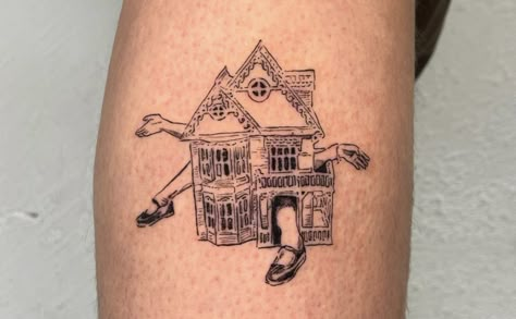 Alice In Wonderland Tattoo Ideas, Alice In Wonderland Tattoos, Hannah Tattoo, Illusion Tattoo, Ephemeral Tattoo, Alice In Wonderland Tattoo, Book Tattoos, Illusion Tattoos, Optical Illusion Tattoos