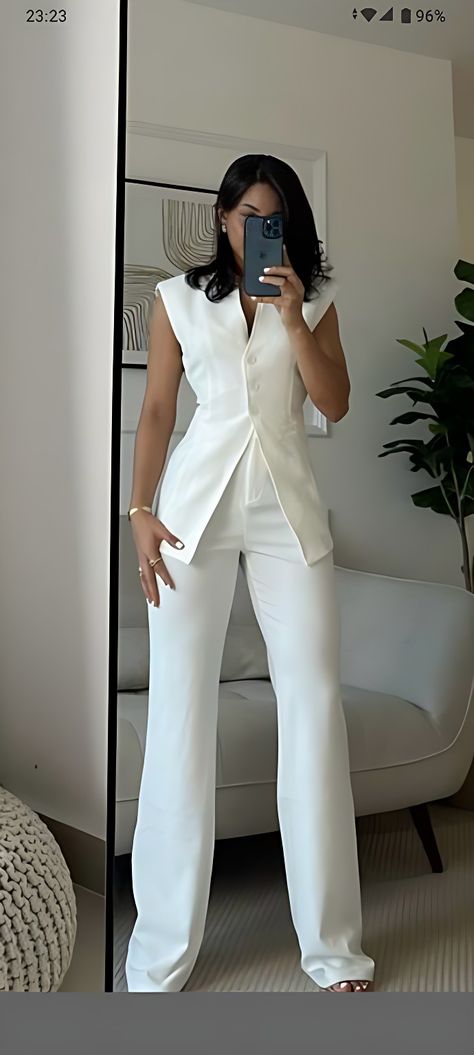 Classy Outfits Graduation, Formal Pastel Outfits For Women, Graduation Women Outfit, Pearl Blazer Outfit, White Blazer Outfit Black Women, Yellow Professional Outfit, Jean And White Shirt Photoshoot, Classy Event Outfit, Professional Dinner Outfits Women