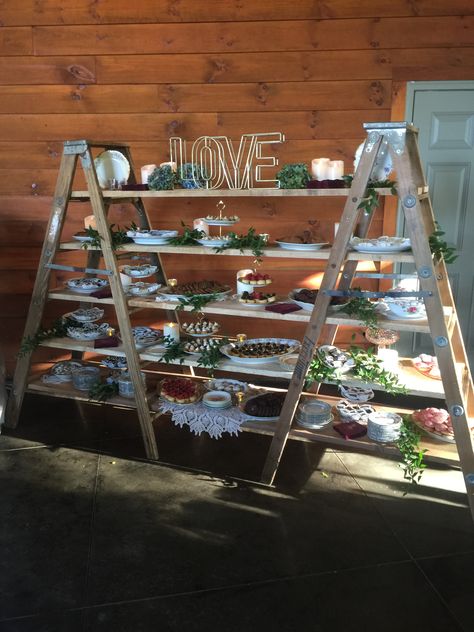 Ladder Food Display, Ladder Dessert Display, Ladder Cupcake Display, Ladder Cupcake Stand, Ladder Window Display, Ladder Display Ideas, Diy Candy Display, Wedding Shelf Display, Dessert Ladder