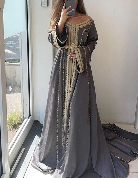 Arabian Prom Dress, Front Open Abaya, Abaya Cardigan, Arab Dresses, Moroccan Kaftan Dress, Arab Dress, Estilo Hijab, Arabian Dress, Arabic Dress