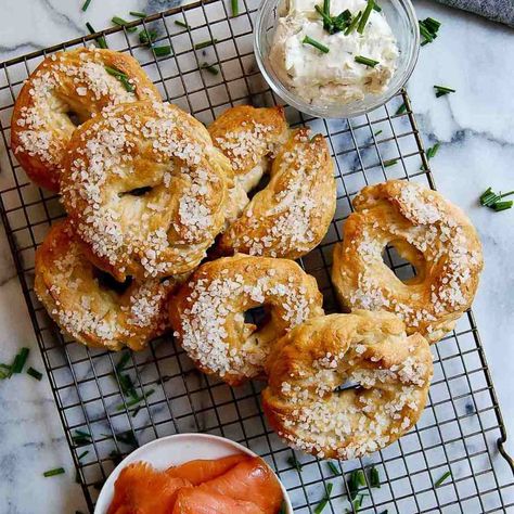 Bagel Recipe, Cheese Flavor, Sliced Tomato, Reward Yourself, Dough Balls, Instant Yeast, Breakfast Recipes Easy, Bagels, Easy Breakfast