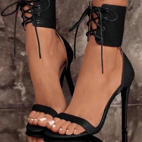 Designer High Heels, Designer Pumps, Black High Heels, Open Toe Sandals, Fashion Seasons, Lace Up Heels, Artificial Leather, Belleza Natural, Dress Sandals