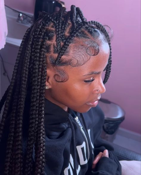 shmedium knotless with fluffy edges Fluffy Edges, Girls Braided Hairstyles Kids, Pretty Braids, Hair Braider, Beautiful Black Hair, Hair Care Growth, Curly Hair Photos, Braided Cornrow Hairstyles, Box Braids Hairstyles For Black Women