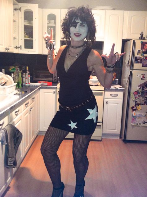 Sexy Paul Stanley...loved rockn this costume last year! Paul Stanley Costume Woman, Paul Stanley Halloween Costume, Paul Stanley Costume, Stanley Costume, Kiss Outfits, Concert Ideas, Kiss Concert, Cute Clown, Paul Stanley