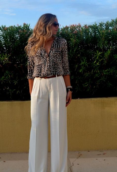 @roressclothes closet ideas #women fashion White Palazzo Pants                                                                                                                                                                                 More Palazzo Pants Outfit, Stylish Street Style, Comfy Blouse, Mode Tips, Leopard Print Shirt, Mode Casual, Cooler Look, Business Outfit, Hottest Fashion Trends