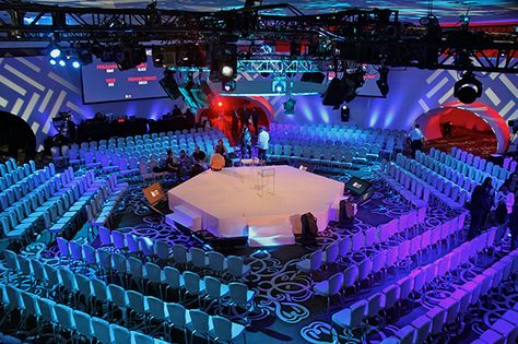 stage center seating idea. need to think about the screen: no slides - slides can be accessed from an app? Corporative Events, Conference Ideas, Concert Stage Design, Corporate Events Decoration, Corporate Event Design, Stage Set Design, Event Stage, Church Stage, Conference Design