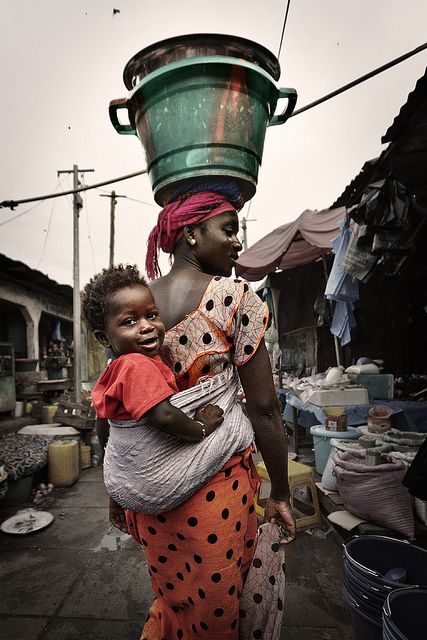 ☆  Favorite Actions▾ 				Newer  Older  		  		    	    		  	    			  	  			    farm_timing.photo_start = new Date().getTime();F.photoFetcher.loadPhoto();	  			    			  	  	  		Untitled    		Mercado en Brikama, Gambia.View On Black- - - Galeria completa SENEGAL & GAMBIA 2011 - - -My web www.alfonstrigas.com African People, We Are The World, Jolie Photo, People Of The World, African Culture, African Beauty, World Cultures, Happy Baby, 인물 사진