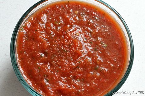 On the Border Copycat Salsa - the only salsa recipe you need! | Persnickety Plates On The Border Salsa Recipe, Copycat Salsa, On The Border Salsa, Persnickety Plates, Restaurant Recipes Famous, Easy Salsa Recipe, Cheesecake Factory Recipes, Easy Salsa, Copycat Restaurant Recipes