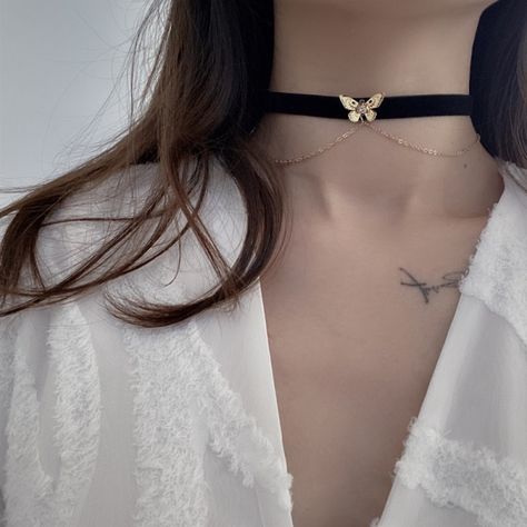 US $0.69 54％ Off | Double Layers Gold Color Chain Velvet Choker Trendy Butterfly Short Necklace for Women Girls Students Gothic Aesthetic Jewelry Kalung Choker, Men Choker, Goth Vintage, Aesthetic Accessories, Party Aesthetic, Collar Choker, Womens Chokers, Heart Choker, Butterfly Pendant Necklace