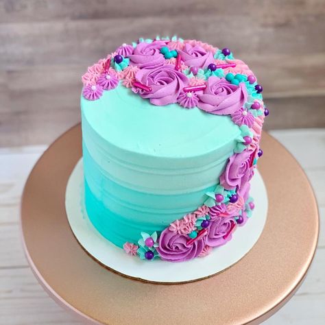 Pink And Turquoise Birthday Cake, Purple And Teal Cake, Hp Cake, Turquoise Cake, Teal Cake, Textured Buttercream, Purple And Burgundy, Wilton Tips, Blue Birthday Cakes