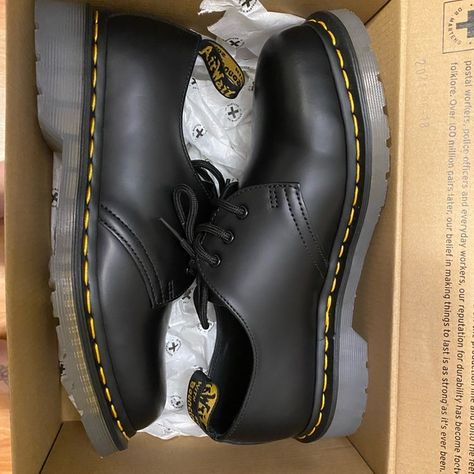 New dr martens low tops Dr Martens Low, Doc Martens Women, Steven Universe Oc, Doc Marten Oxford, Dr Martens Shoes, Martens Shoes, Doc Martens, Clothing Ideas, Dr. Martens