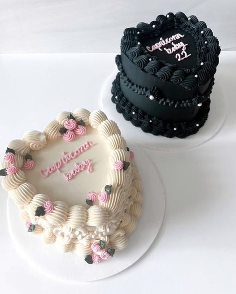 Birthday Cakes Ideas Aesthetic, Birthday Cake Aesthetic Capricorn, Capricorn Bday Cake, Libra Heart Cake, Capricorn Season Cake, Capricorn Heart Cake, Capricorn Cakes, Capricorn Cake Aesthetic, Capricorn Szn Cake