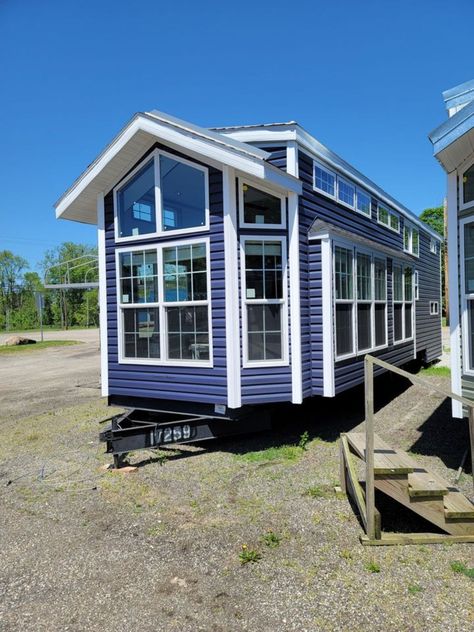 Packed with appliances and furniture in a spacious setup, this new park model tiny home is a great choice. Park Model Homes 2 Bedroom Floor Plans, Park Model Rv Remodel, Small House Furniture Ideas, Park Model Homes 2 Bedroom, Park Model Trailer Remodel, Small Weekend House, Park Model Homes Interiors, Diy Tiny House Under $5000, Small Modular Homes