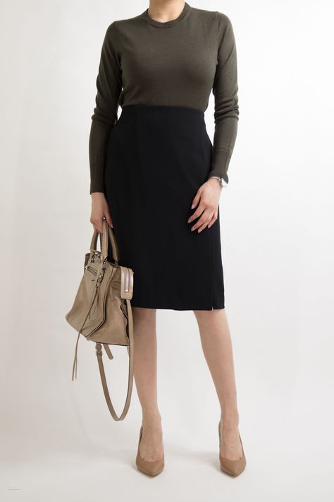 business-casual-women-work-office-professional-outfit-ideas-miss-louie-59 Business Attire Women Office Chic, Business Attire Skirt, Work Oufit, Business Professional Outfits Women, Pink Uniform, Miss Louie, Classy Work Attire, Business Casual Outfit Ideas, Official Wear