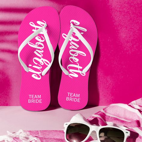 Custom Sandal, Personalized Flip Flops, Gift Bachelorette Party, Bridal Shower Favor, Xbox Game, Chic Sandals, Cool Gifts For Women, Team Bride, Free Birthday Stuff