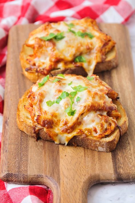 The Baker Upstairs: Open Faced Chicken Parmesan Sandwiches Quick And Easy Chicken Parmesan, Chicken Parmesan Sandwich Recipe, Chicken Parmesan Sandwiches, Chicken With Spaghetti Sauce, Open Faced Sandwich Recipes, Parmesan Sandwich, Chicken Parmesan Sandwich, For Dinner, Easy Chicken Parmesan