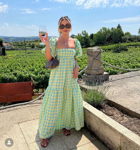 Vineyard Outfit, Maxi Vestidos, Printed Long Dress, Europe Outfits, Printed Long Dresses, Stylish Work Outfits, Plaid Print, Zara Dresses, Square Neckline