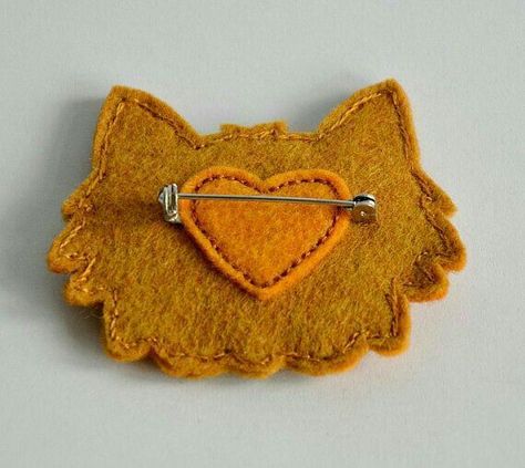 Fabric Brooch, Ginger Cat, Felt Embroidery, Felt Jewelry, Felt Cat, Felt Brooch, 자수 디자인, Textile Jewelry, Cat Brooch