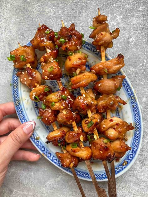 Chicken Yakitori Skewers, Vietnamese Skewers, Japanese Chicken Recipes, Asian Chicken Skewers, Yakitori Chicken Skewers, Japanese Yakitori, Yakitori Skewers, Soy Free Desserts, Yakitori Chicken