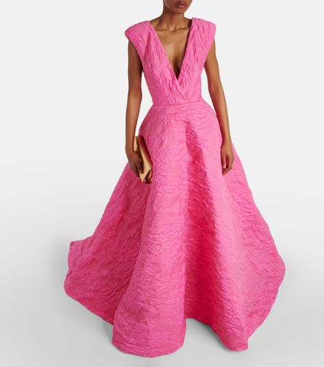 Jacquard gown in pink - Monique Lhuillier | Mytheresa Monique Lhuillier Alexandra Gown, Monique Lhuillier Tulle Dress, Monique Lhuillier Pink Dress, Fuschia Gown Haute Couture, Monique Lhuillier Gowns, Spring Knitwear, Midi Skirt Spring, Alexander Mcqueen Clothing, Quilt Dress