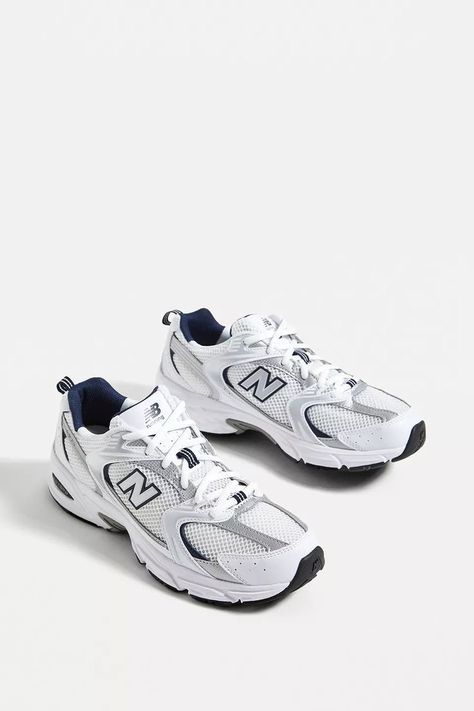 New Balance Runners, Shoe Storage Hacks, Nb Shoes, Sneaker New Balance, Back To The 90s, New Balance Trainers, Throw It Back, New Balance White, Shoe Storage Solutions