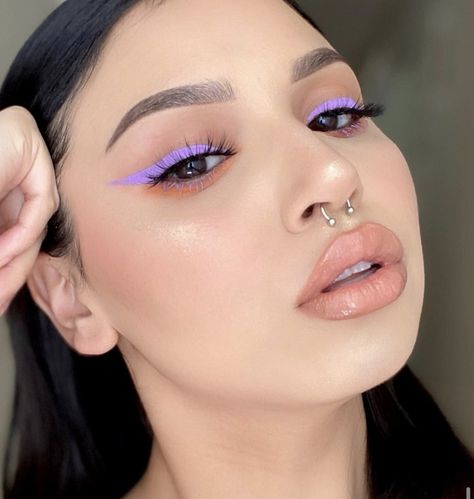 Makeup Inspo Purple, Eyeliner Brown Eyes, Double Eyeliner, Purple Eyeshadow Looks, Lilac Eyeshadow, Brown Liquid Eyeliner, Purple Makeup Looks, Purple Eyeliner, Eyeliner For Hooded Eyes