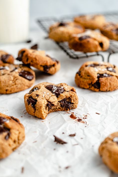 The best paleo chocolate chip cookies made with almond and coconut flour in just 15 minutes. These chewy paleo chocolate chip cookies are gluten free, grain free & dairy free for a cookie dream come true! #paleo #paleodessert #cookies #chocolatechipcookies #glutenfreedessert #grainfree #healthybaking #healthydessert Dark Chocolate Sea Salt Cookies, Dairy Free Cookie Recipe, Almond Flour Chocolate Chip Cookies, Paleo Chocolate Chip Cookies, Aip Desserts, Grain Free Desserts, Paleo Cookies, Dairy Free Chocolate Chips, Paleo Life