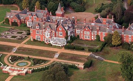 Bagshot Park - home of the Duke and Duchess of Wessex - HRH Prince Edward Bagshot Park, British Homes, Rich Kids Of Instagram, English Manor Houses, Mega Mansions, British Royal Families, English Manor, My Fantasy World, Castle House