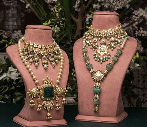 Mughal Jewelry Royals, Kundan Jewellery Set Royals, Royal Jewelry Indian, Wedding Jewelry Sets Bridal Jewellery, Bridal Jewelry Necklace, Bridal Jewelery, Antique Necklaces Design, Indian Bridal Jewelry Sets, Bridal Jewellery Design