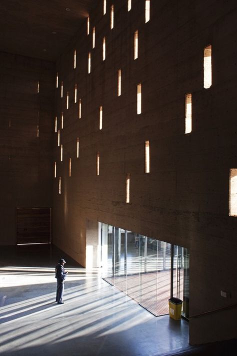 © Andrés Arenas R. Natural Lighting Design, Memorial Architecture, Shadow Architecture, Mosque Architecture, Hampi, Brick Architecture, Memorial Museum, Museum Architecture, Trondheim