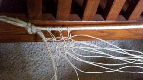 Hemp DIY lizard hammock using pelican knots Bearded Dragon Hammock, Reptile Hammock, Iguana Cage, Hermit Crab Habitat, Dragon Terrarium, Bearded Dragon Diy, Diy Reptile, Bearded Dragon Enclosure, Bearded Dragon Terrarium