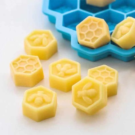 Honeycomb Soap, Beeswax Soap, Diy Honeycomb, Flower Angel, Silicon Molds, Diy Aromatherapy Candles, Candle Molds Diy, Formy Silikonowe, Candle Making Molds