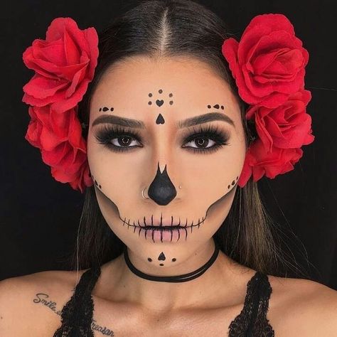 Halloween Makeup Sugar Skull, Halloweenský Makeup, Holloween Makeup, Cute Halloween Makeup, Happy Halloween Witches, I Will Be Back, Halloween Makeup Pretty, Halloween Eye Makeup, Amazing Halloween Makeup