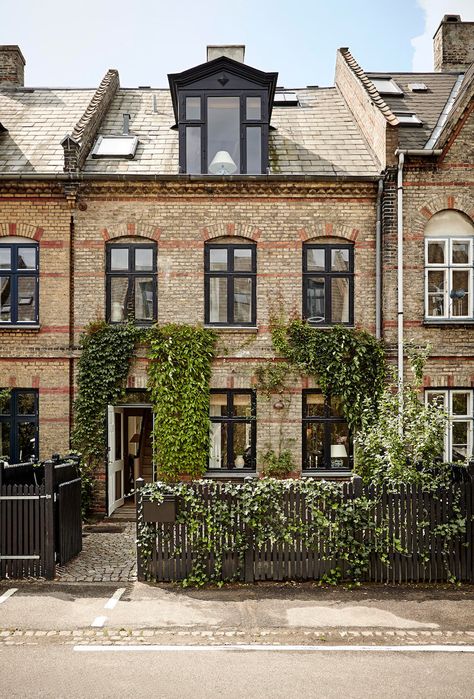 Scandinavian Townhouse, English Townhouse, Townhouse Renovation, Townhouse Exterior, Townhouse Interior, Nordic House, London Townhouse, Townhouse Designs, Nordic Design