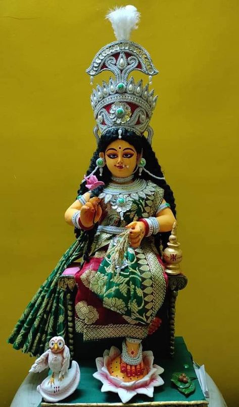 Ma Laxmi Images, Maa Laxmi Images, Lokhi Puja, Devi Murti, Ma Lakshmi, Durga Maa Paintings, Lakshmi Idol, Navratri Devi Images, Lakshmi Statue