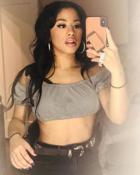 Hennessy Carolina, Mom Daughter, Skin Tips, Black Beauty, Crop Tops, Women's Top, Beauty, Black