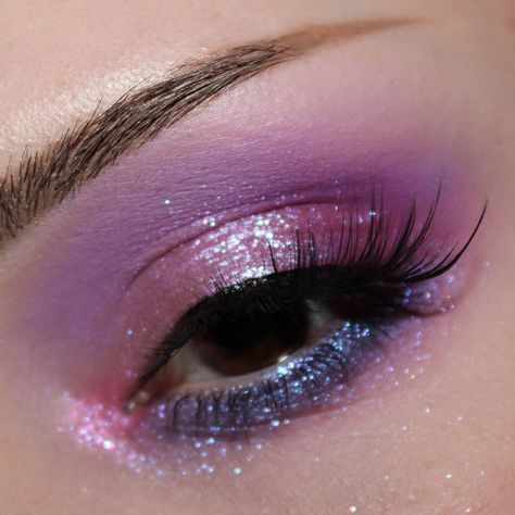 Purple Shiny Makeup, Pink And Purple Fairy Makeup, Pink And Purple Makeup Looks, Purple And Pink Makeup, Purple Fairy Makeup, Pink And Purple Makeup, Pink Purple Makeup, Makeup Factory, Very Easy Makeup