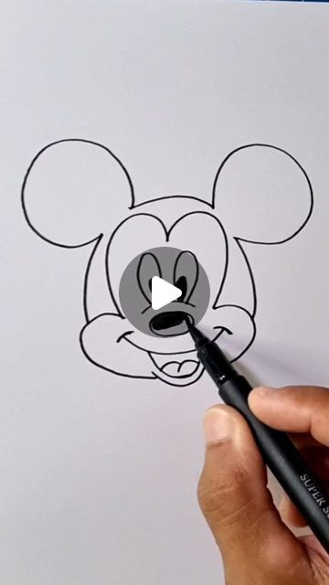 Mickey Mouse How To Draw, Mickey Mouse Art Draw, How To Draw Mickey Mouse, Mickey Mouse Drawing Easy, Mickey Mouse Diy, Mickey Mouse Drawing, Minnie Mouse Drawing, Dynamic Wallpaper, Mickey Mouse Characters