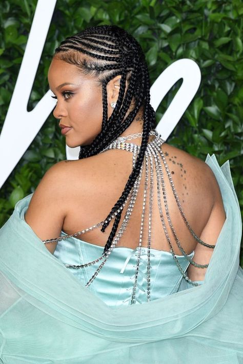 Red Rihanna, Rihanna Looks, Single Braids, Fulani Braids, Braids With Curls, Cornrows Braids, Fashion Awards, African Braids Hairstyles, Braided Hairstyles For Black Women