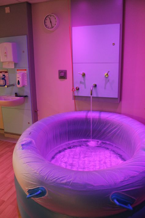 Facilities include a birthing pool in each of the midwifery-led rooms and ambient mood lighting to create a calm and relaxing birth environment. Labour Room Hospitals, Delivery Room Aesthetic, Birthing Center Design, Water Birth Aesthetic, Birth Center Room, Labor And Delivery Room, Birthing Pool, Birth Board, Birthing Suite