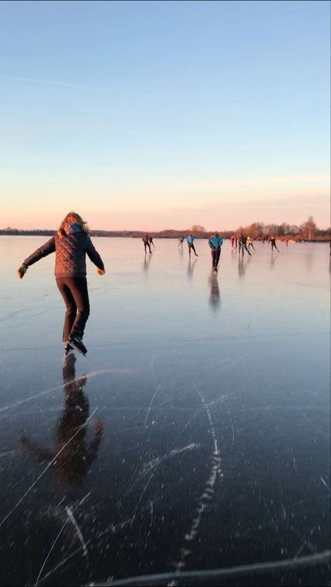 #thenetherlands #holland #aesthetic #ice #winter Winter Sports Aesthetic, Aesthetic Pictures Winter, Yolo Aesthetic, Holland Aesthetic, Health Era, Bestie Bucket List, Romance Book Aesthetic, Ice Skating Aesthetic, Boarding School Aesthetic