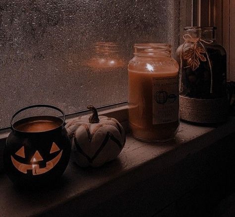 Cute Fall Wallpaper, Autumn Magic, Season Of The Witch, Spooky Scary, Spooky Pumpkin, Fall Pictures, Halloween Pictures, Autumn Cozy, Autumn Aesthetic